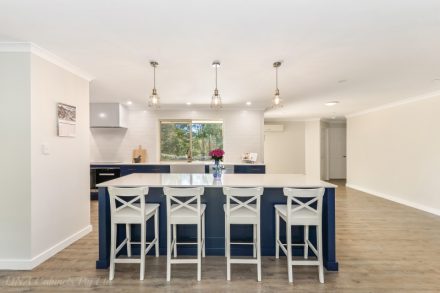 breakfast-bar-white-blue-kitchen-design-modern